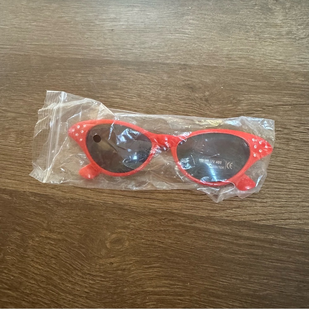 Vintage Style Red Cat Eye Adult Sunglasses